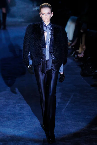 Look 5